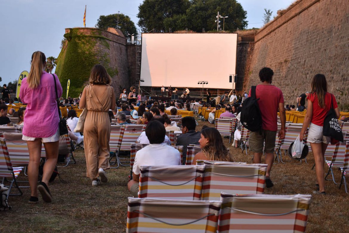 En este momento estás viendo CINE A LA FRESCA