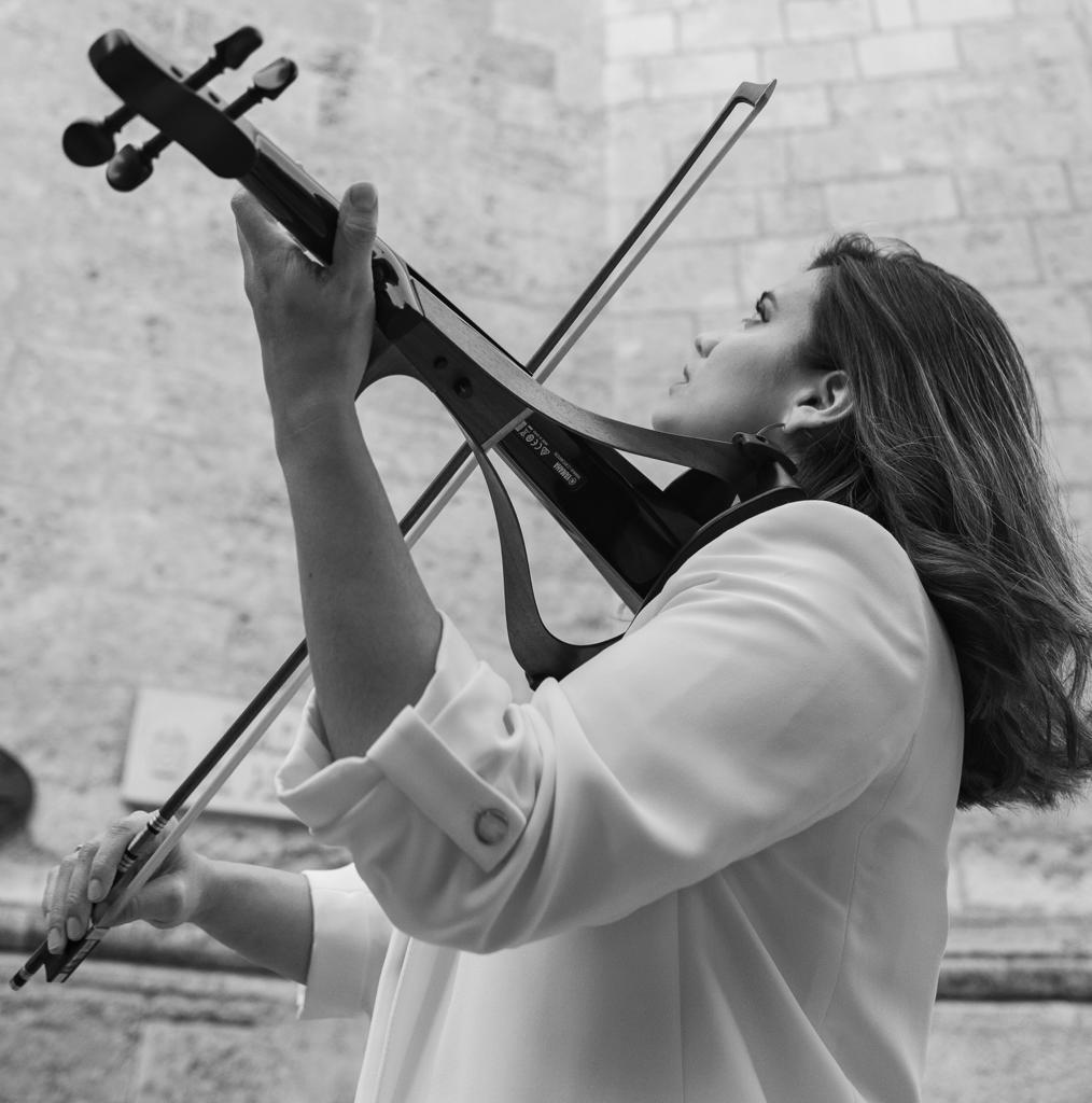En este momento estás viendo Mónica Triana – Violinista