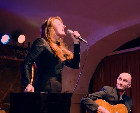 En este momento estás viendo Noémie Delavennat et Norman Pena (Guitarra y voz)